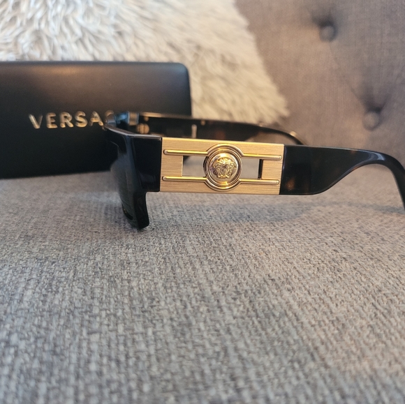 Versace sunglasses, Brand New without tags sunglasses, authentic - Picture 3 of 15